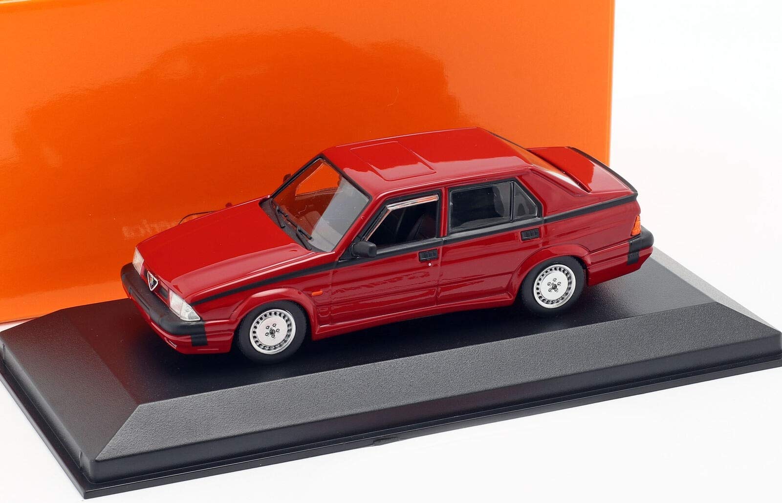 ちーず2点ミニチャンプス 1/43 アルファロメオ / レッドブル Amazon | ☆ マキシチャンプス 1/43 アルファロメオ 75 V6